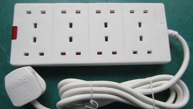 Multiple socket-outlets with cord extension set