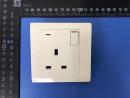 Switched socket-outlet (flush type)